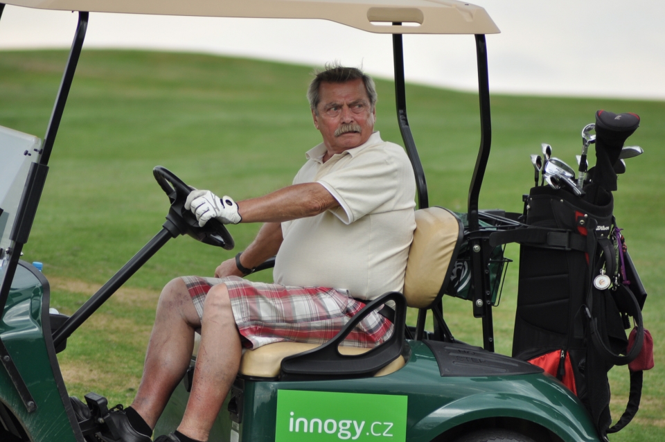 Slapy každý čtvrtek a hole in one