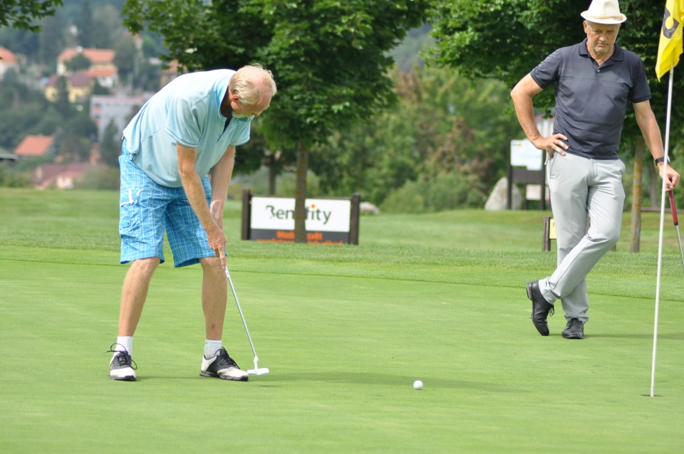 Slapy každý čtvrtek a hole in one