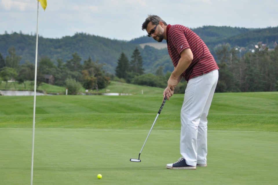Slapy každý čtvrtek a hole in one