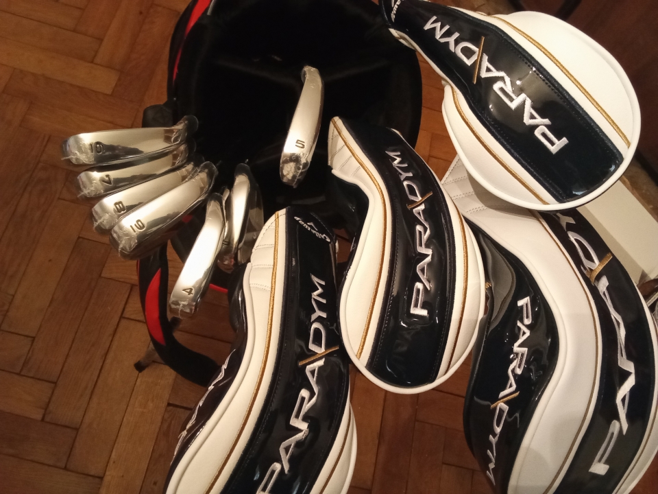 luxusní sada Callaway Paradym X: driver, dřevo 3, dřevo 5, hybrid, PC za vše 78.000,- nyní cena: 25.000,- Kč