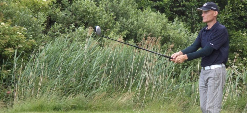 MALEVIL: Oto Kinský HOLE IN ONE