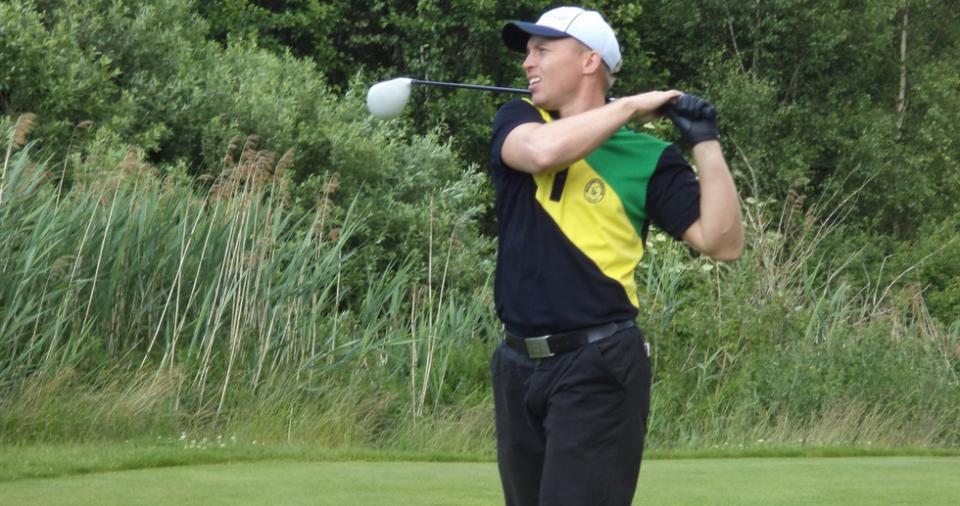 MALEVIL: Oto Kinský HOLE IN ONE