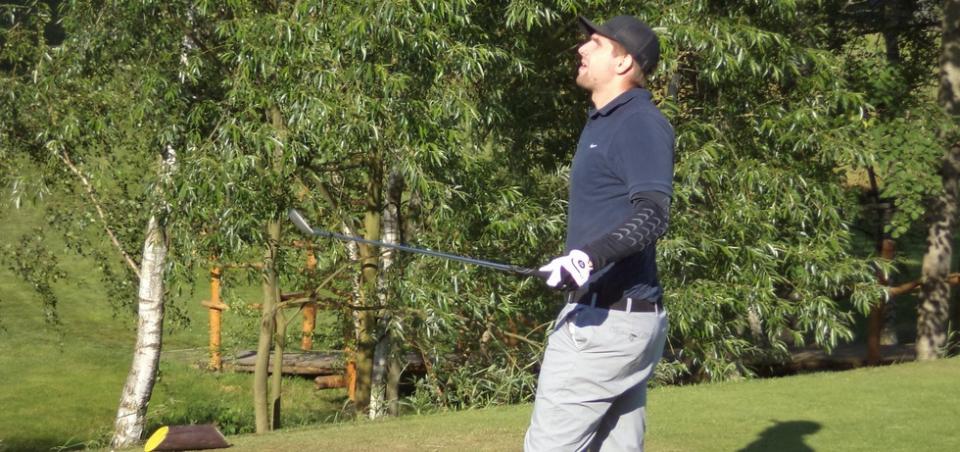 MALEVIL: Oto Kinský HOLE IN ONE