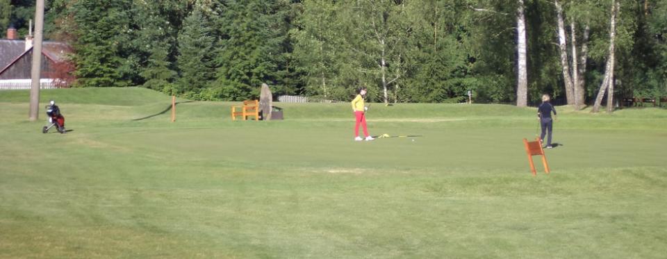 MALEVIL: Oto Kinský HOLE IN ONE