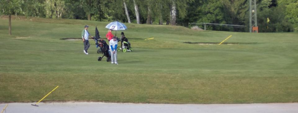 MALEVIL: Oto Kinský HOLE IN ONE